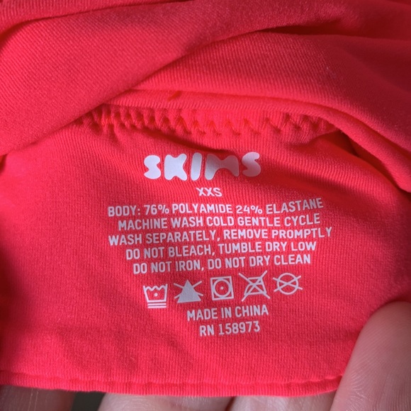 SKIMS Fits Everybody Skimpy Scoop Bralette Ultra Pink Size XXS - Picture 4 of 5